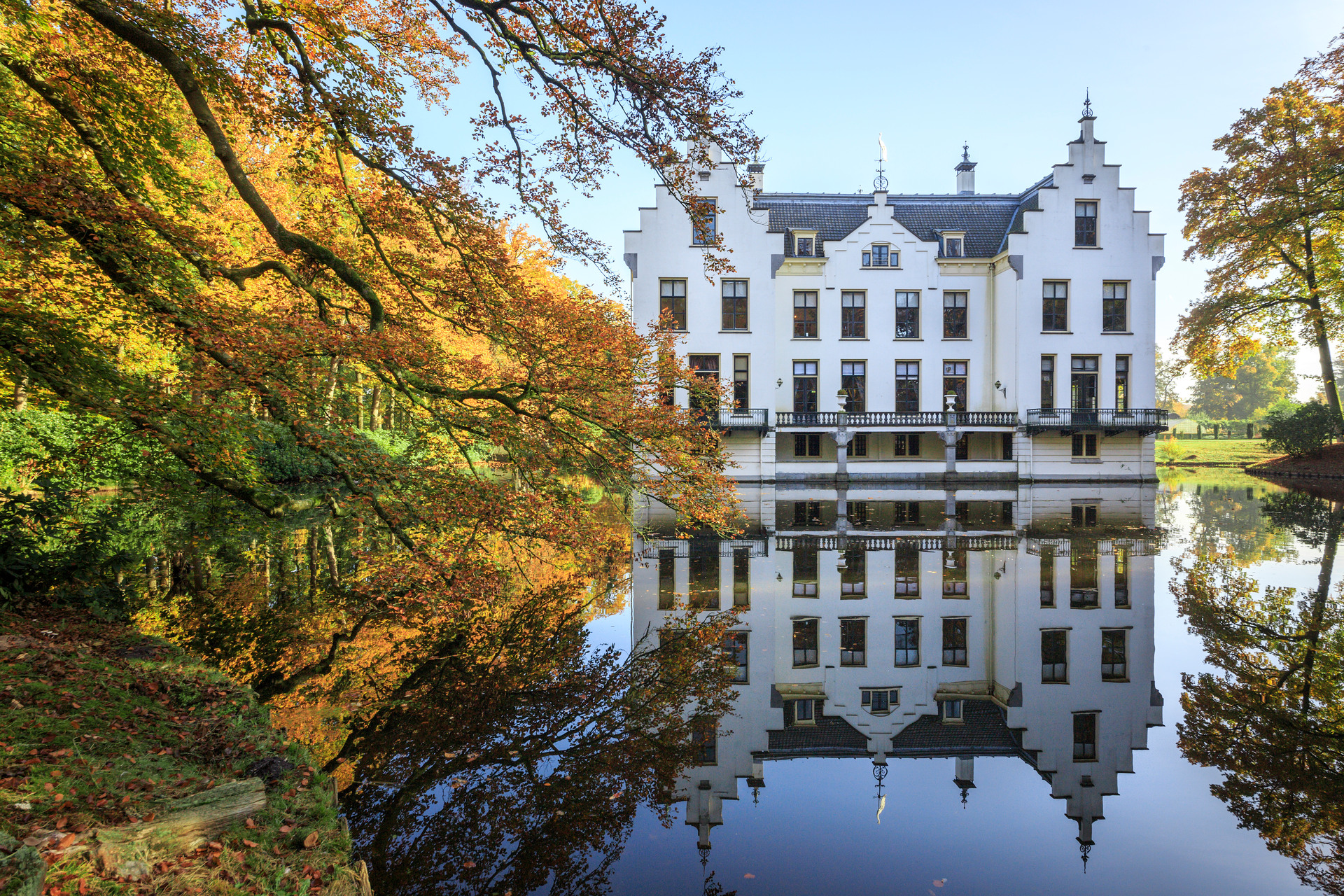 Uitzicht op Kasteel Staverden in Ermelo