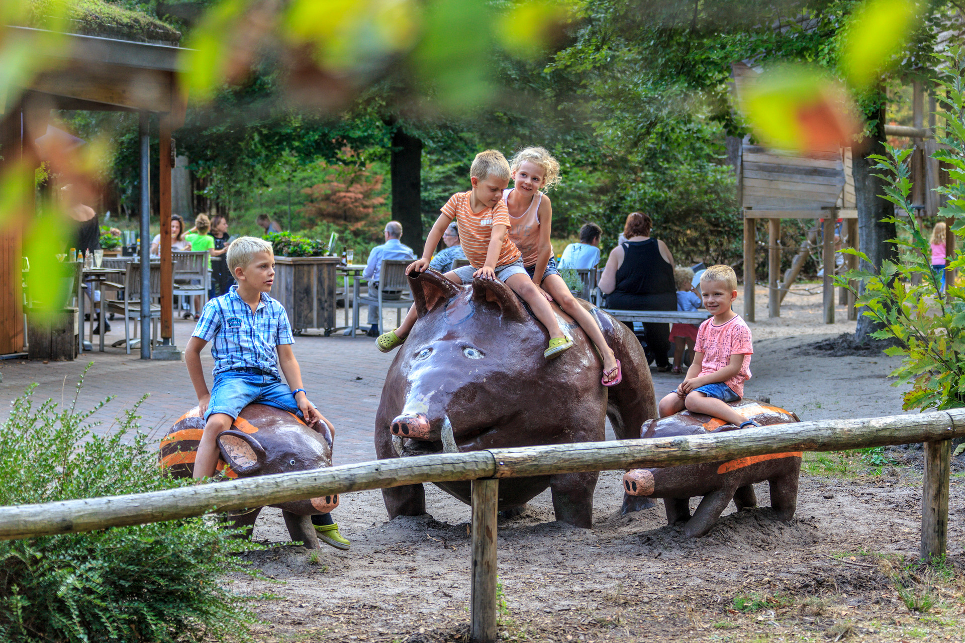 Children playing on one of the Children's Experience Trails in Ede in nature