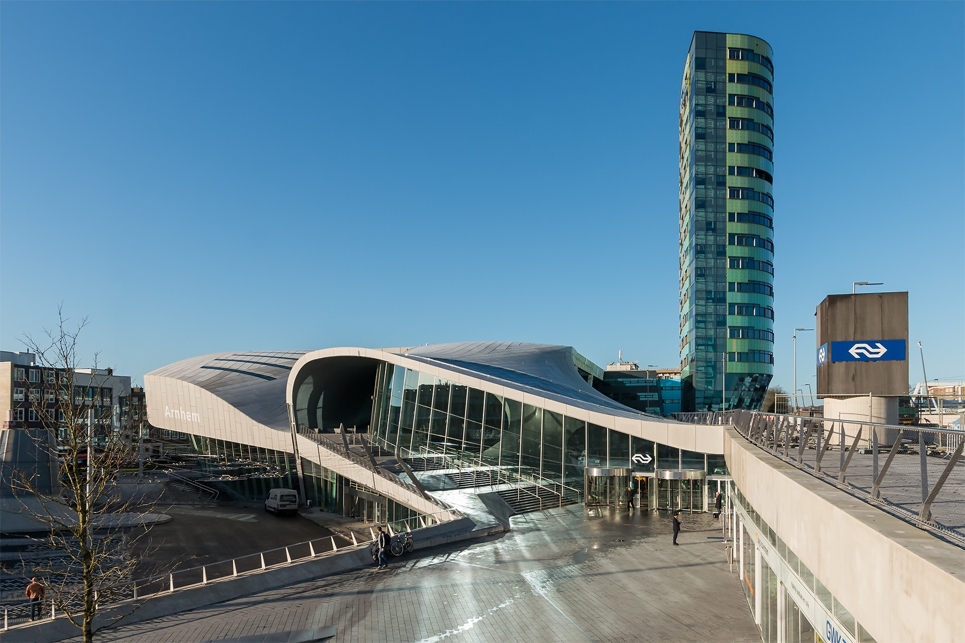 Buitenkant van station Arnhem