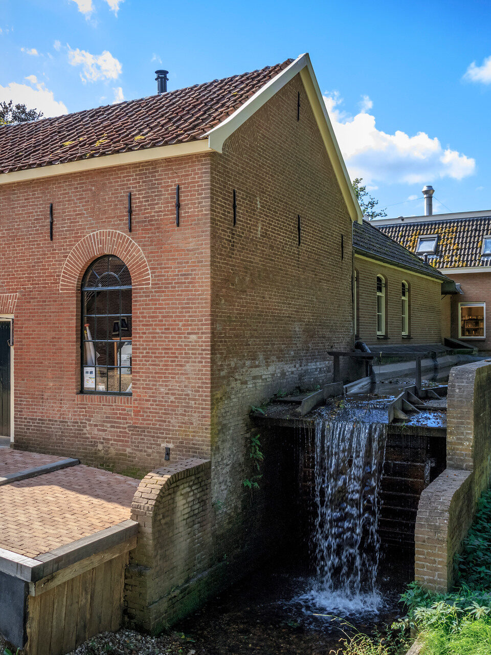 Buitenaanzicht van Oliemolen in Eerbeek